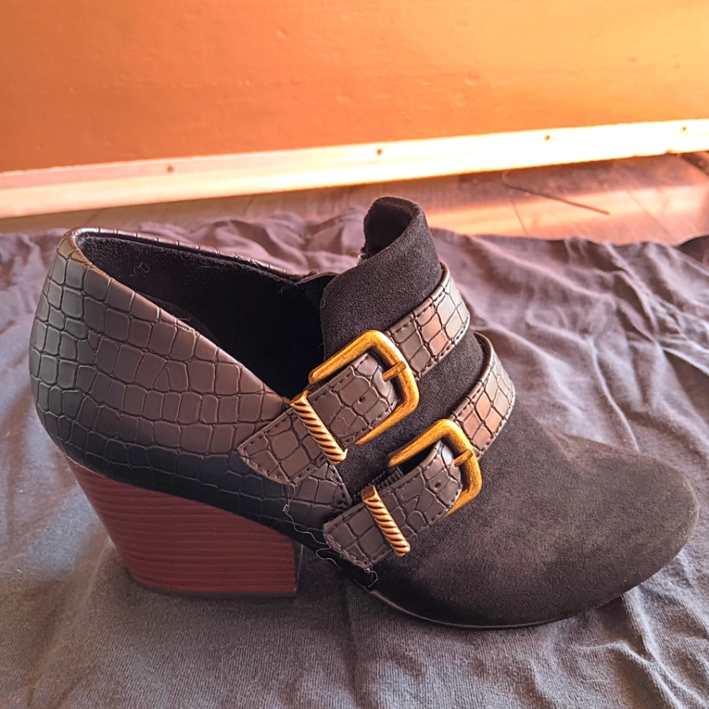 Bella Vita suede & leather boots - Size 7.5